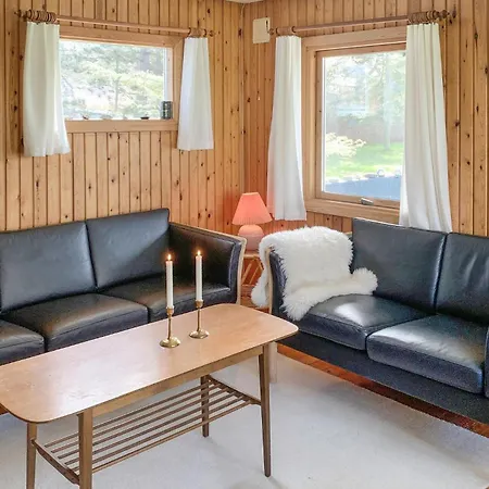 2 Bedroom Awesome In Sjaellands Odde 度假居