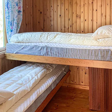 2 Bedroom Awesome In Sjaellands Odde Casa de Férias